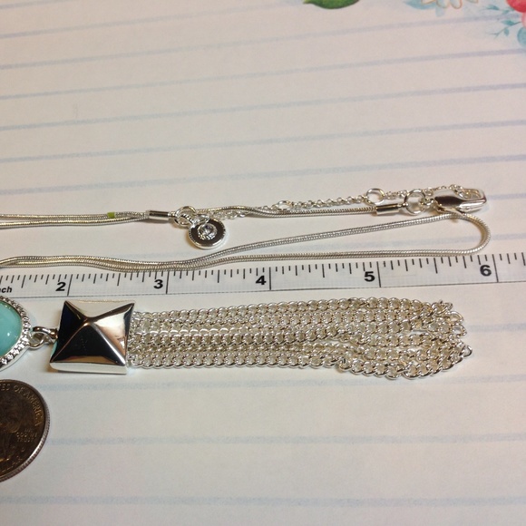 Jennifer Lopez's Silver Tone Necklace with Pendant - Picture 8 of 8